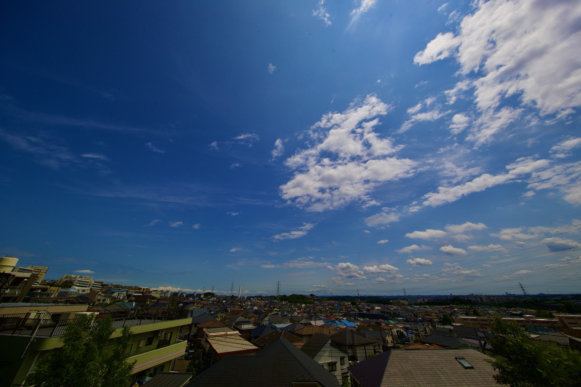 クリニック周辺の街並み（百合丘の空）